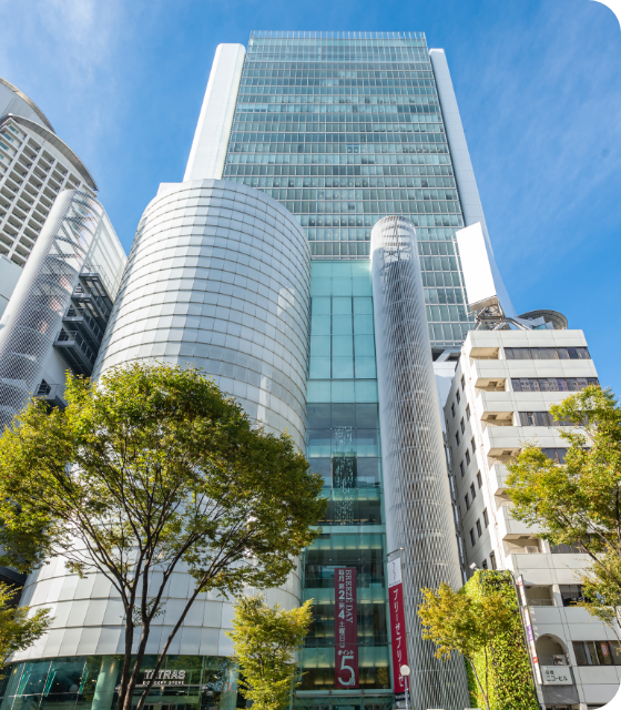 サンケイホールブリーゼは西梅田のブリーゼタワーの７階